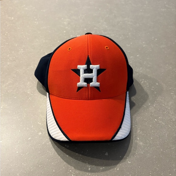 Houston Astros cap - Picture 1 of 7